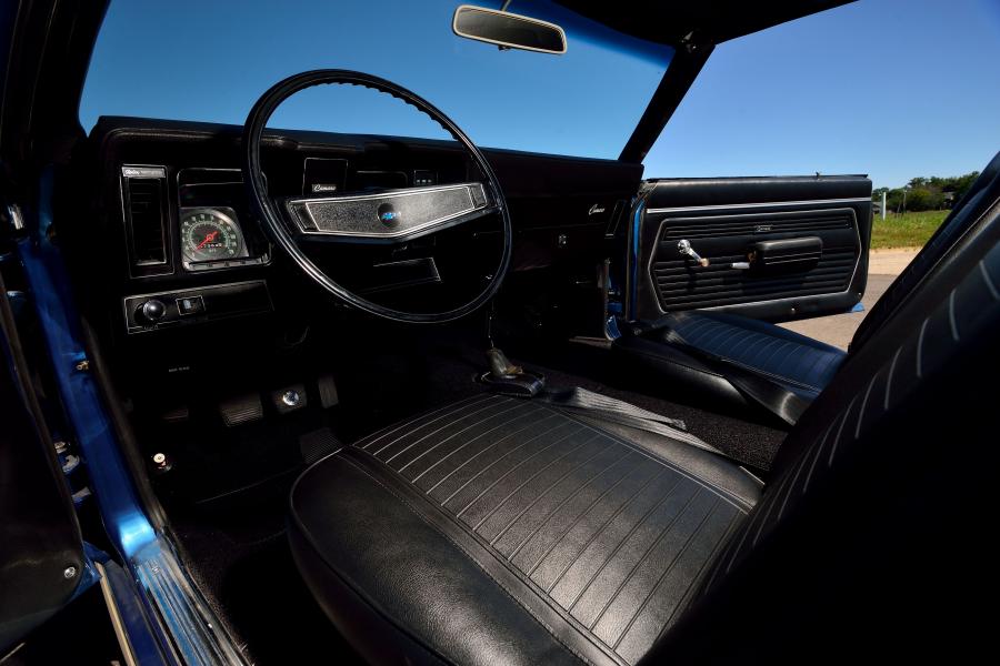 Интерьер Chevrolet Camaro ZL-1 COPO Dusk Blue 1969 года  (фото 3 из 28)